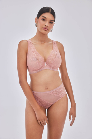 Классические трусики-слип Nude Rose средней посадки розового цвета. Ла