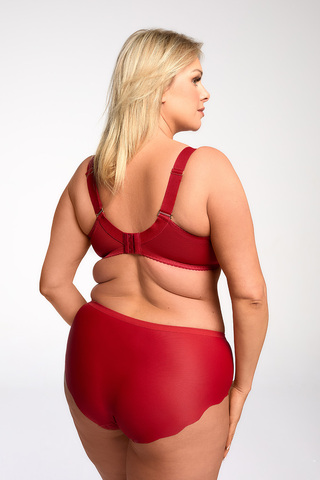 Трусы-слип Chic Trap – это элегантные и комфортные трусы, которые прекрасно сочетают в себе нежный т