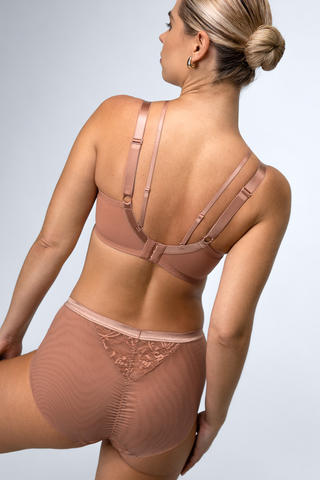 Высокие кружевные трусики-слип Chiara интересного кофейного оттенка. Ластовица хлопковая.