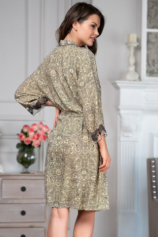 Короткий халат – кимоно Mia-Amore выполнен из тканной принтованной вискозы в сочетании с изысканным кружевом