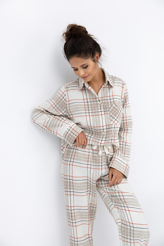 Домашний комплект Adalyn состоит из прямых брюк в клетку и рубашки на пуговицах. Брюки на широкой ре
