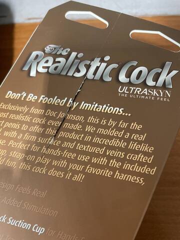 Фаллоимитатор реалистик на присоске с мошонкой Realistic Cock Vac-U-Lock