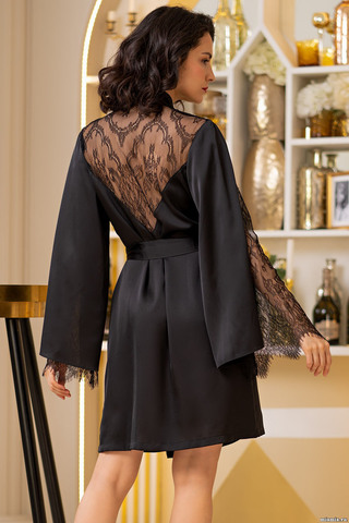Короткий халат Mia-Amore с длинными рукавами выполнен из шелковистого искусственного полотна