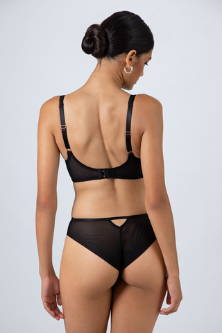 Женские трусы слип с классической посадкой из эластичной хлопка с гигиенической ластовицей. Трусы из